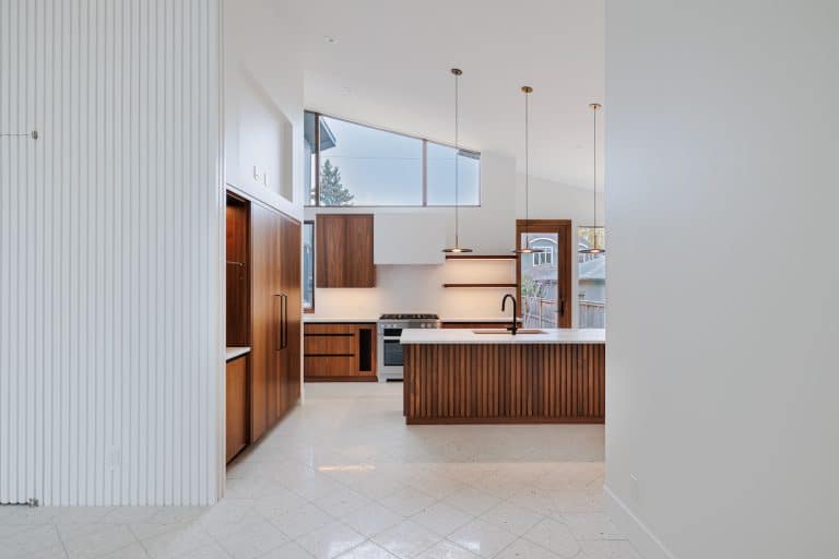 10-12-23_1230 20a St NW005